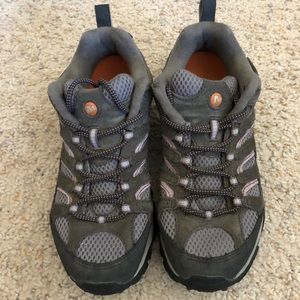 Women’s Merrell shoes size 9